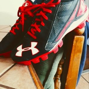 UnderArmour youth cleets